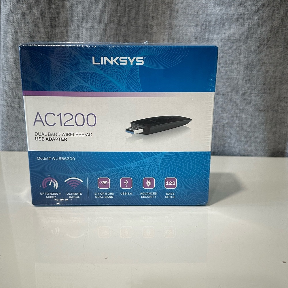 Linksys WUB6300 dual band AC1200. Wireless USB 3.0 adapter. Black color. NWT.